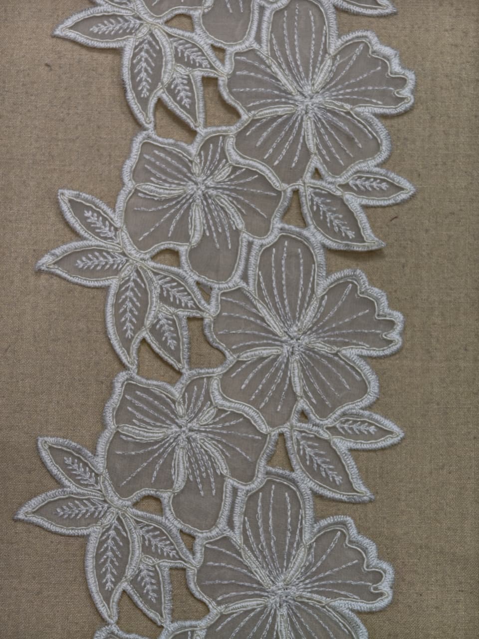 GPO LACE WITH SEQUINS